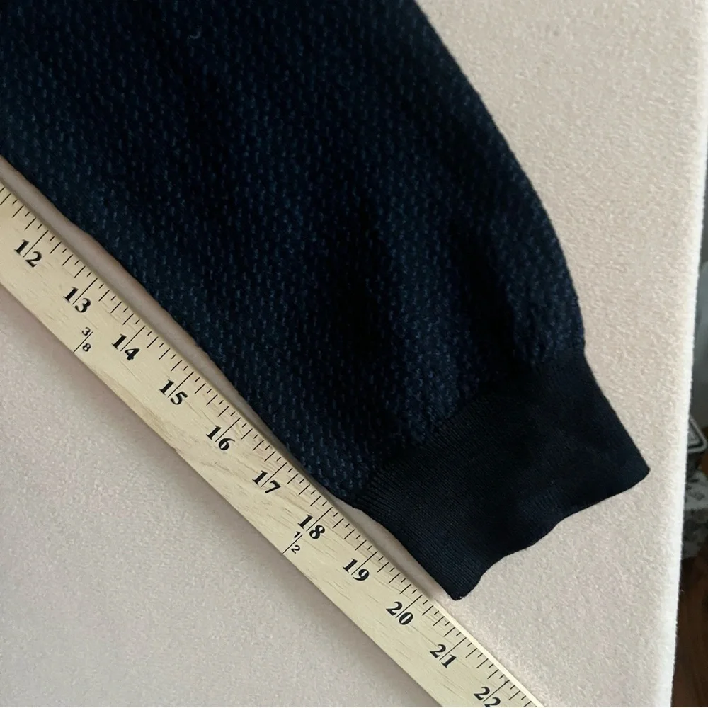 Bloomingdales The Men’s Store 100% Merino Wool V-Neck Sweater Navy Blue L Preppy